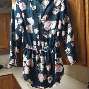 RUE 21 WOMENS TOP SIZE S